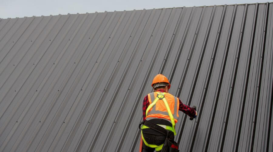 Professional metal roof installation services in Luna Pier, MI